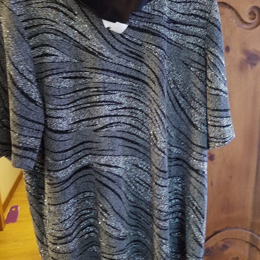 Dressy pullover top, looks great with dress slacks
